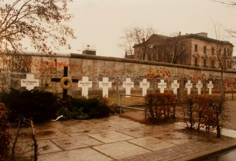 Memorials on the West Side of the Berlin Wall, 1987